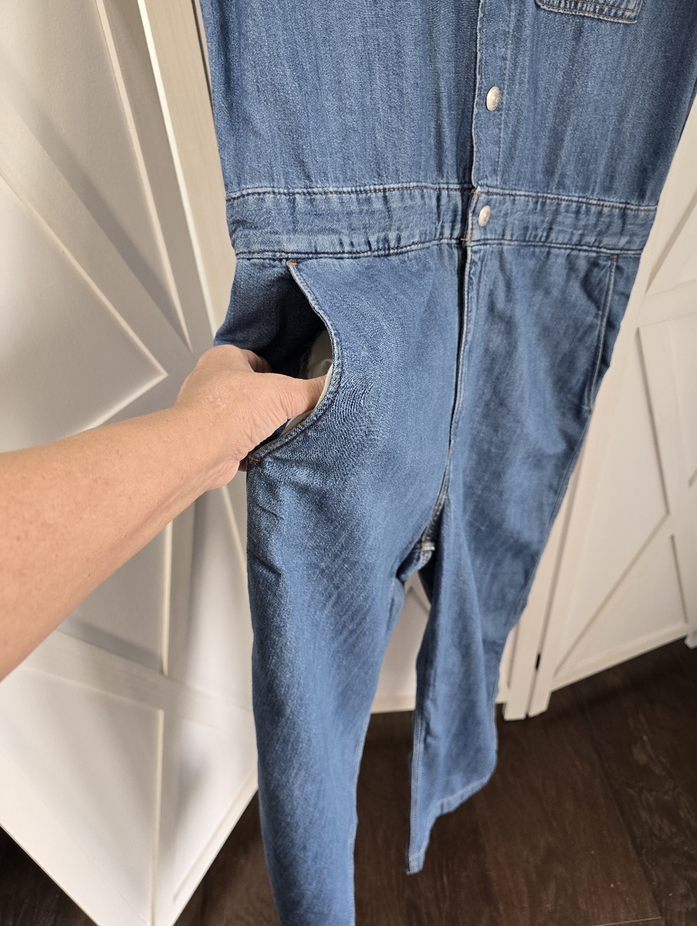 Levi's Women's Blue Denim Standard Fit One-Piece Short-Sleeve Coveralls (NWT) - Picture 8 of 14